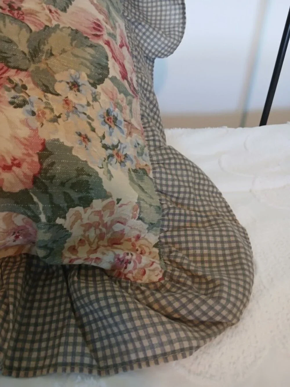 Vintage 90's Cottagecore Standard Size Floral Gingham Ruffled Pillow Sham Set